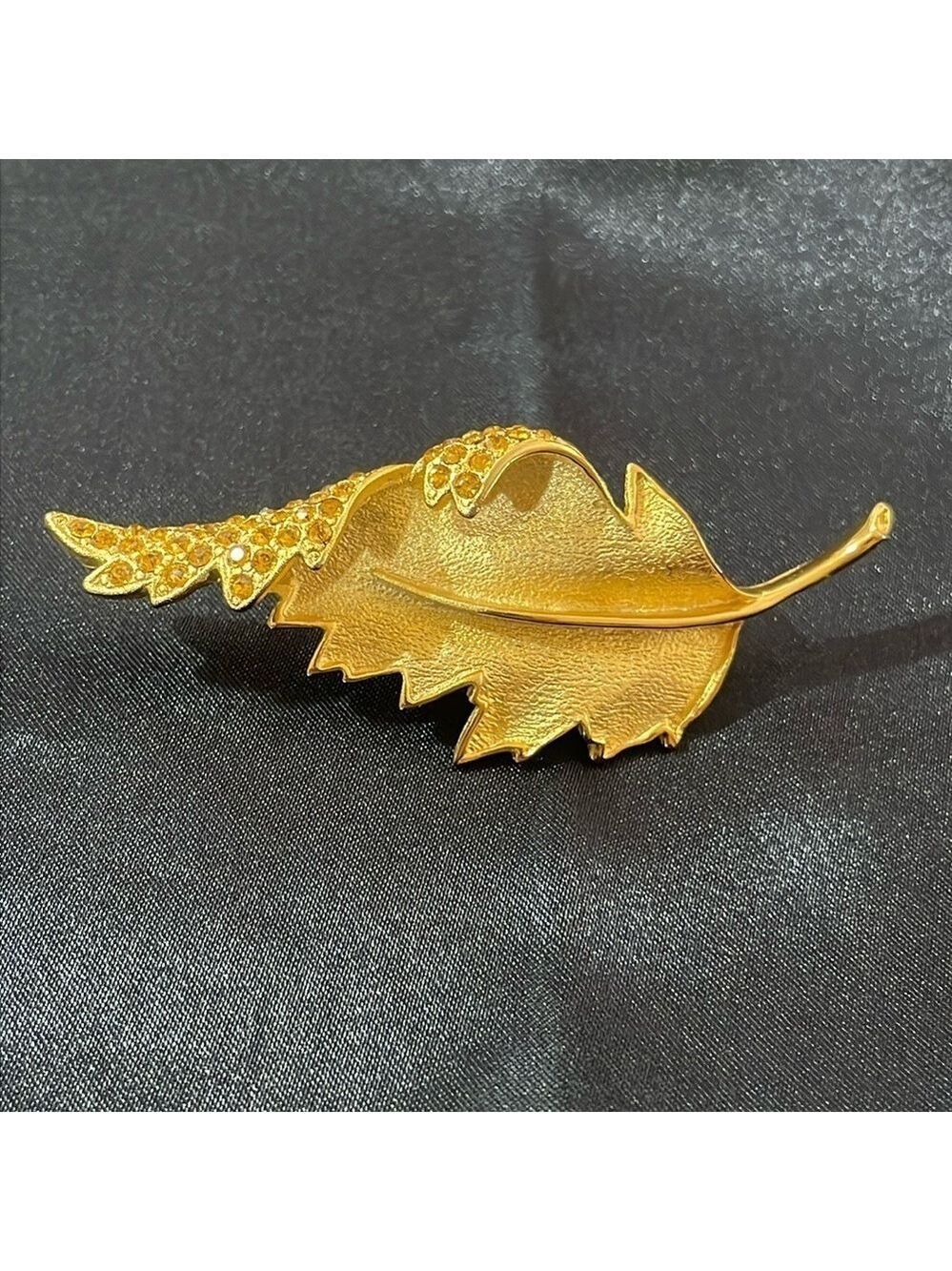 Tara Vintage Leaf Brooch Gold  Tone and Rhinestones Signed-Tara